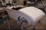Restauration Karussellauto BMW 507 das gespachtelte und abgeschliffen Sperrholzauto